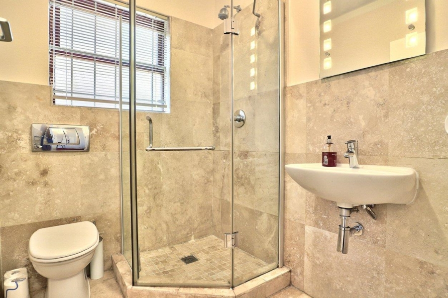 To Let 2 Bedroom Property for Rent in Gardens Western Cape